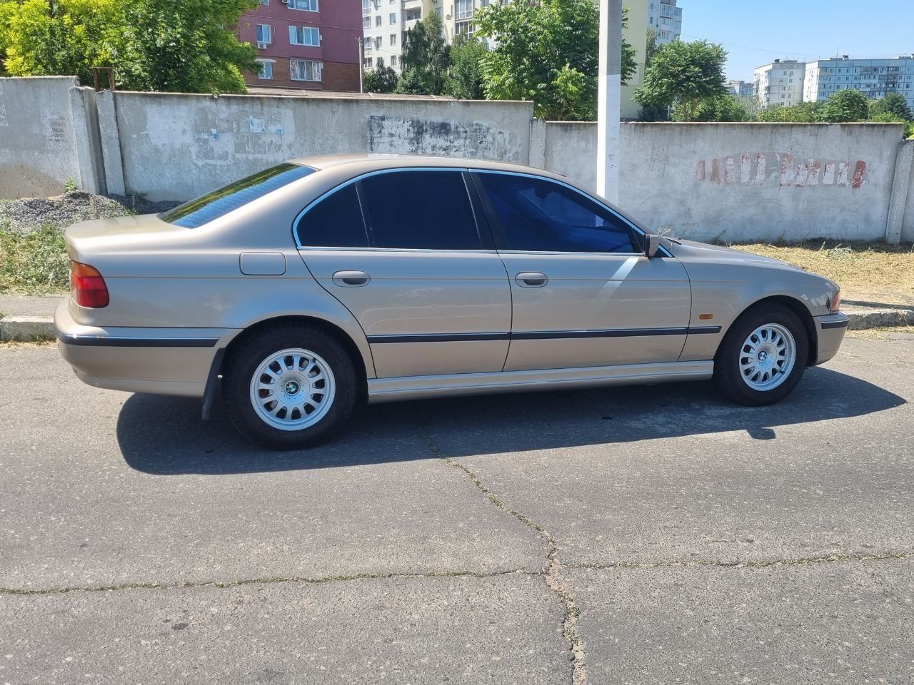 BMW  E39 520i .БМВ 2.2 інж. Е39.