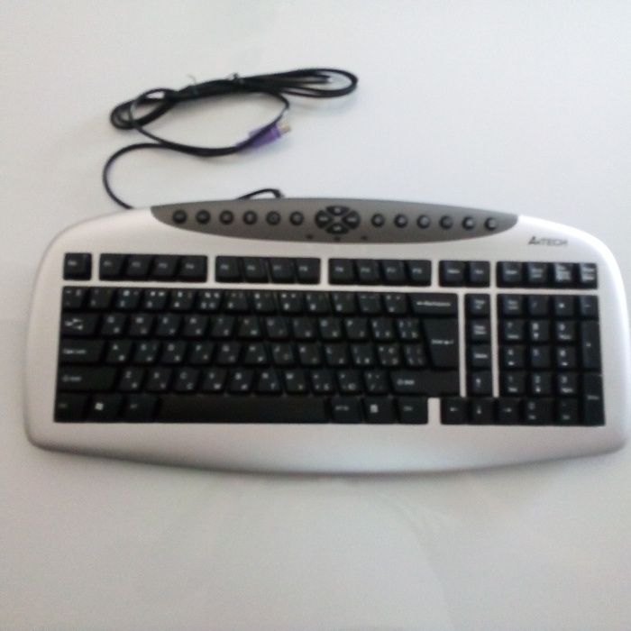 Teclado de computador / Compiuterna claviatura