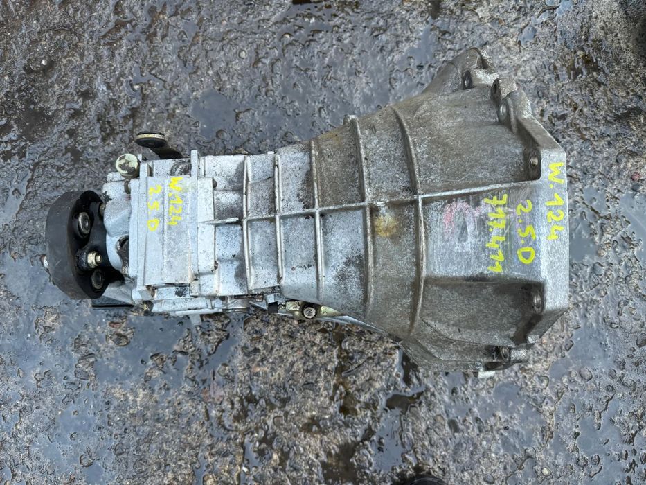 Skrzynia biegów Mercedes Klasa E W124 2.5D manualna 717411 OE