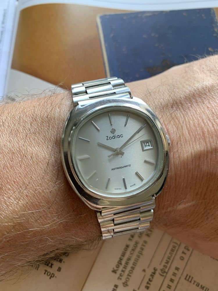 Zegarek vintage  Zodiac Astroquartz 70’ stalowka 38,5mm esa .940.111
