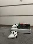 Xbox One S + Gry + 2 Pady