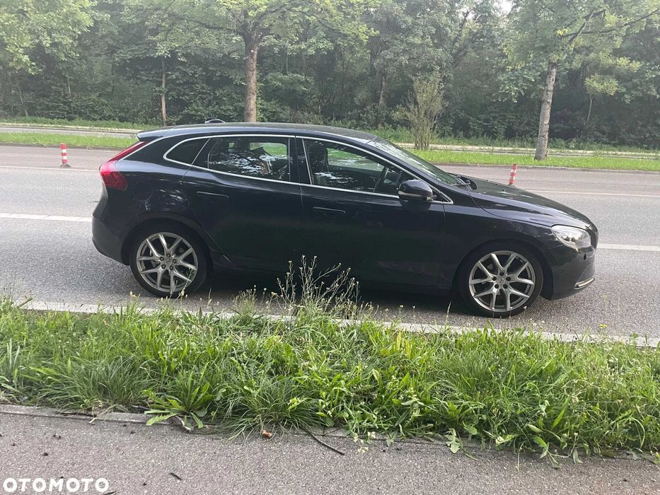 Volvo V40 1.6 HDI R-Design 136 KM