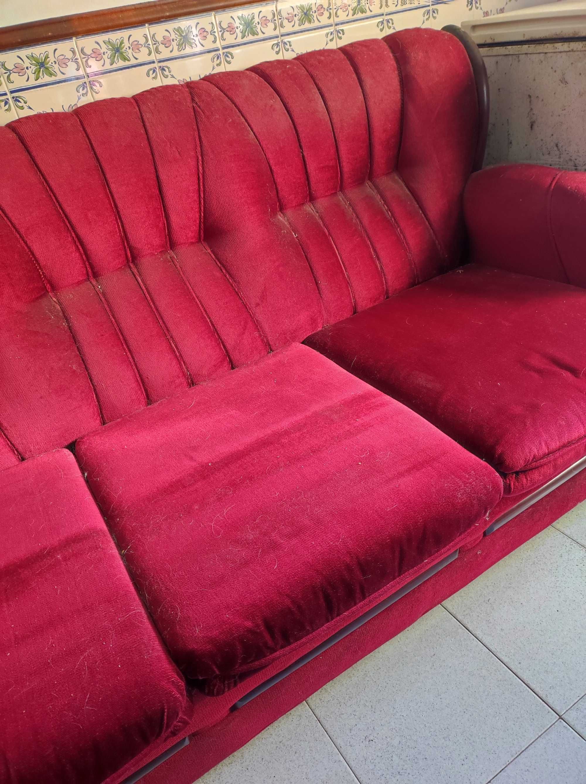 Sofá 3 lugares + 2 sofás de um lugar + microondas