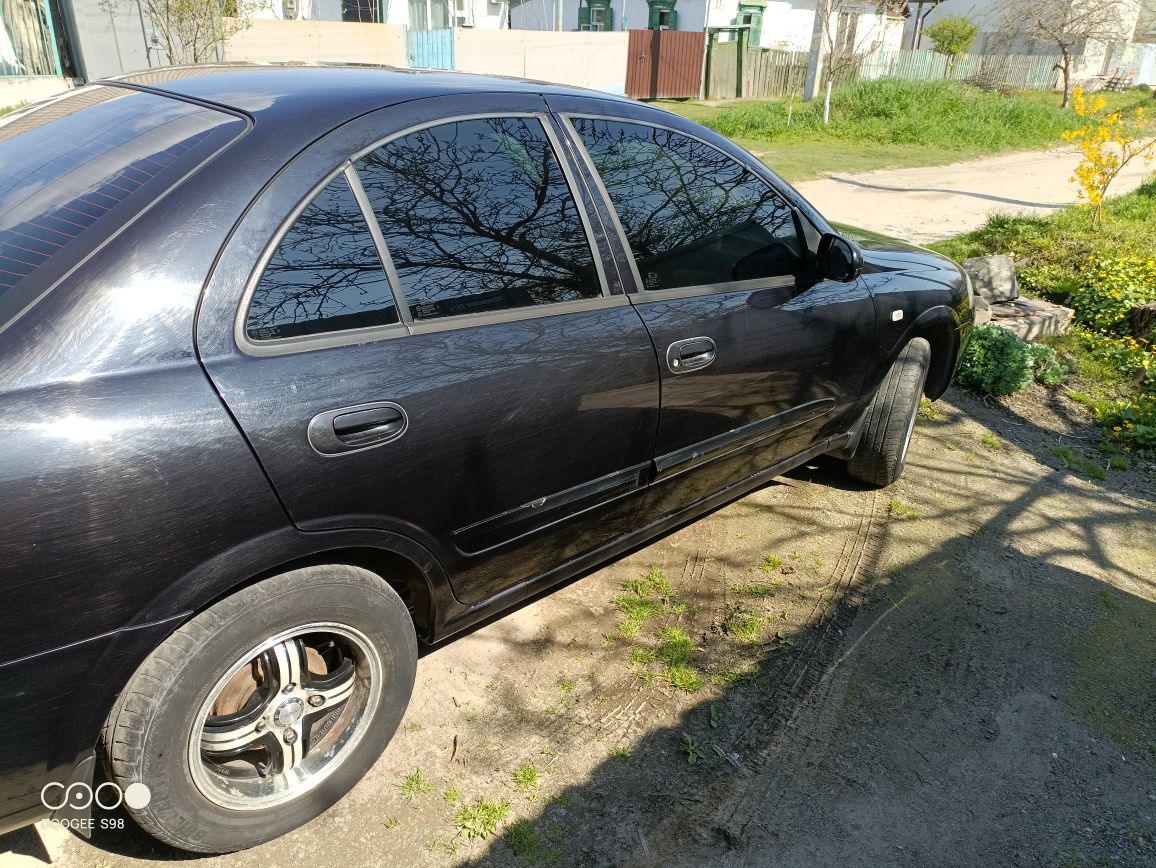 Автомобиль Nissan Almera