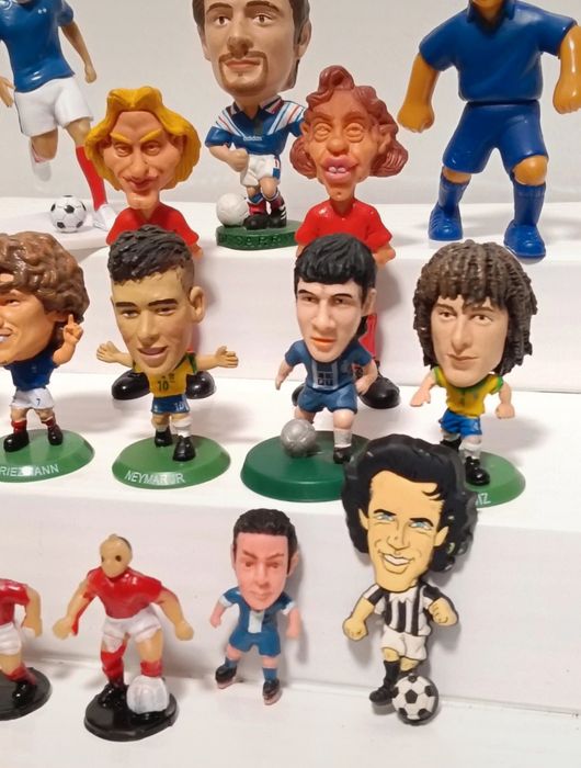 Lote 15 figuras futebolistas jogadores de futebol
