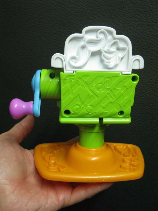 Кресло от игрушечного набора Play-Doh Сумасшедшие прически