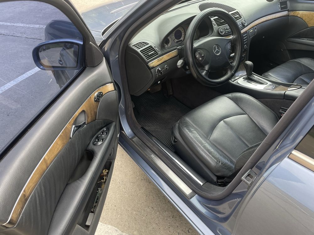 Mercedes E-class W211