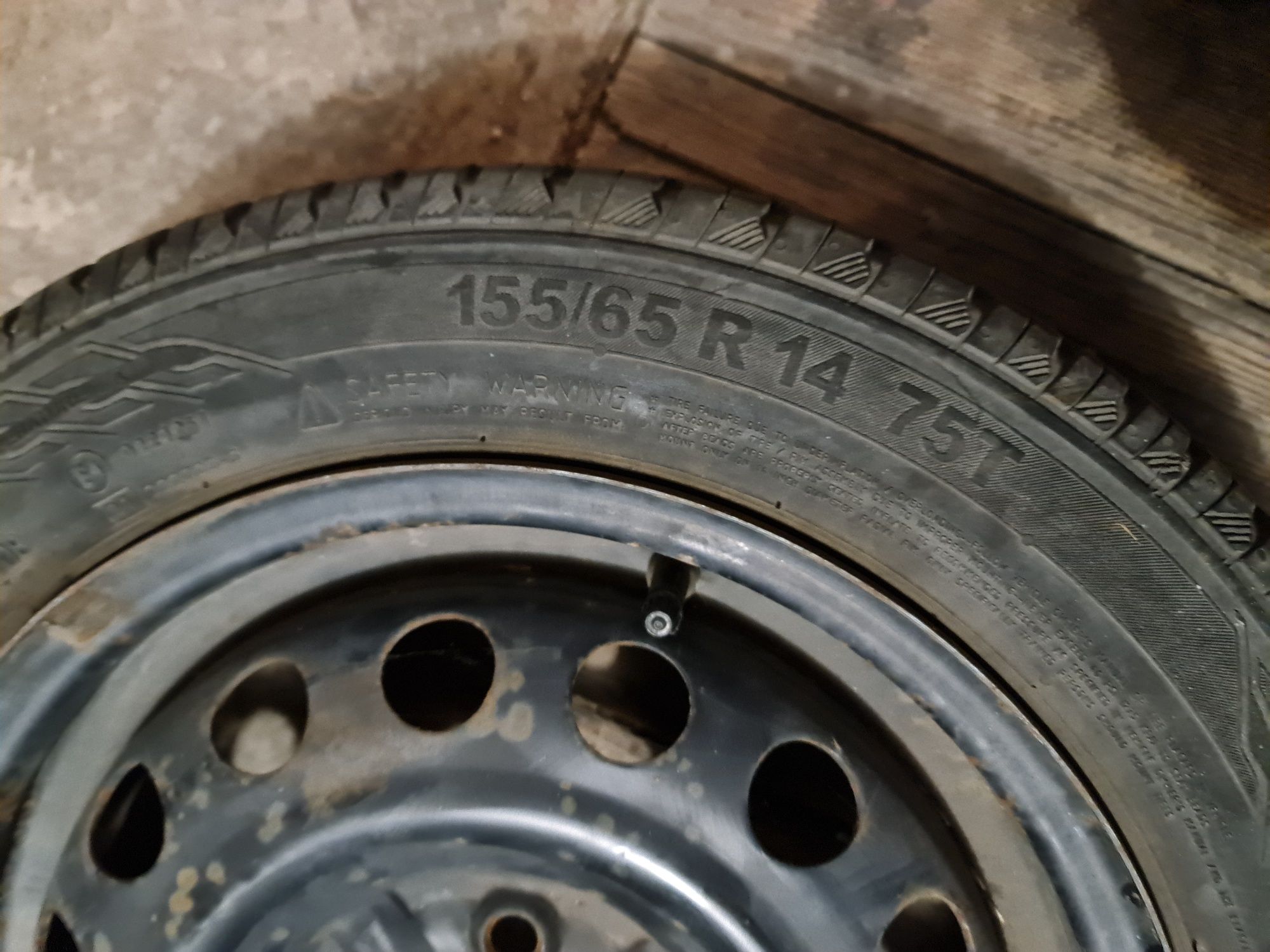 Komplet felg 4x 14" z oponami Continental 155/65 R14 75T - 4x100