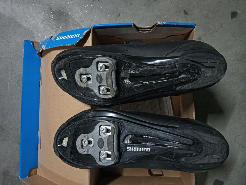 Sapatos de bicicleta de estrada