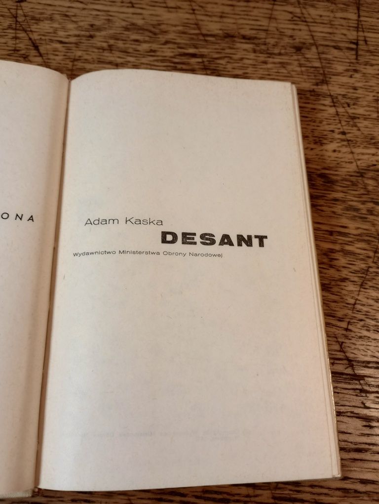 Desant. Adam Kaska