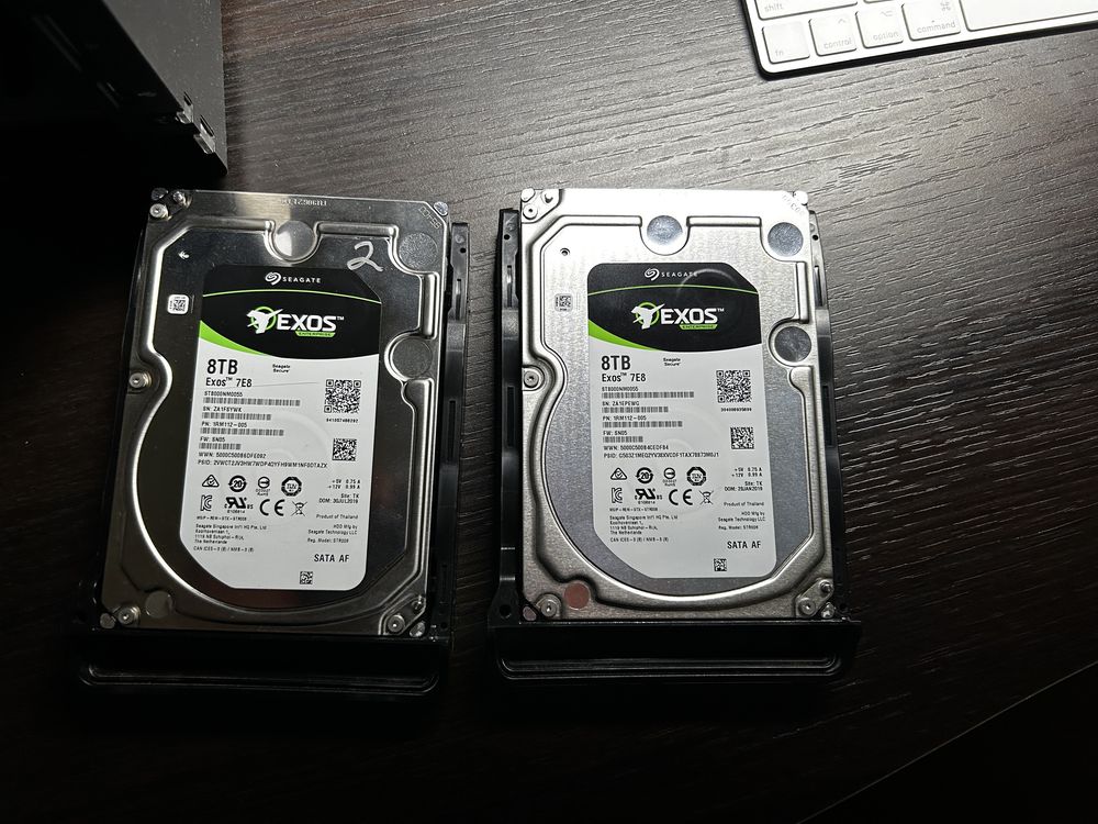 Сервер NAS Synology Ds 214 play+ два Seagate Exos 7E8 по 8 терабайт