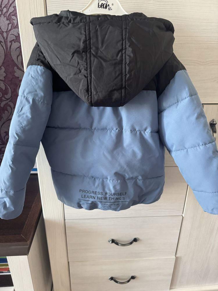 Нова куртка Reserved 122