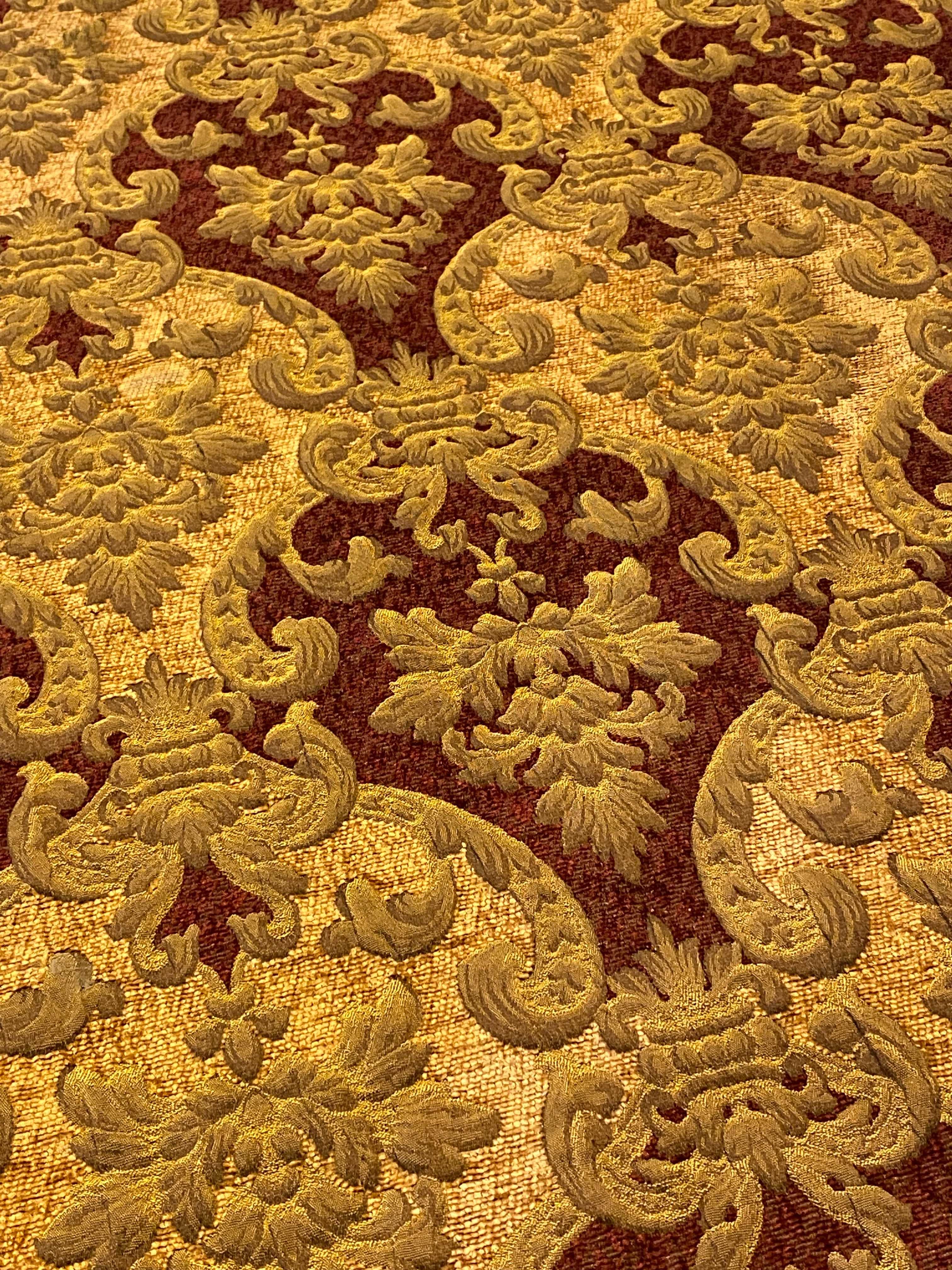 Obrus gobelinowy. 172 cm x 112 cm + 9 cm frędzle.