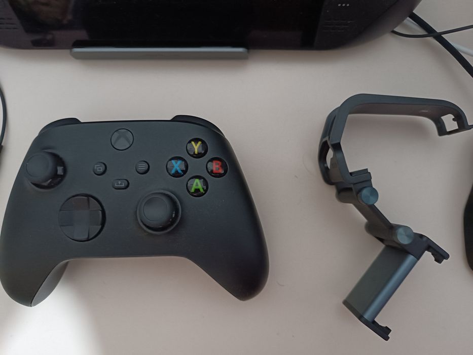 Comando Xbox com acessório para telemóvel