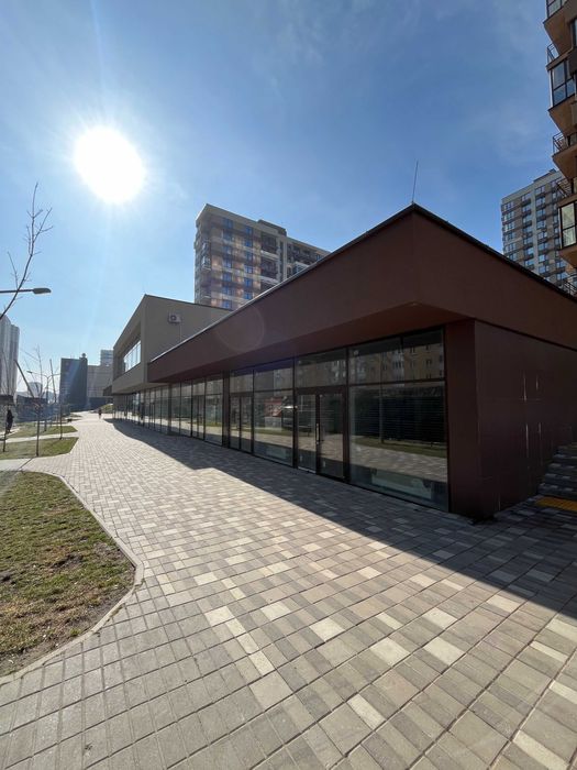 ОРЕНДА. ФАСАД. Комерція (кафе/ресторан/магазин) 147м² ЖК Варшавський 1