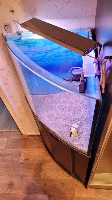 Угловой аквариум с тумбой