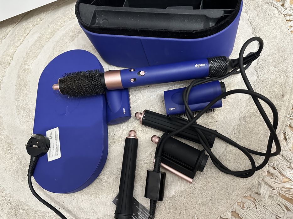 Dyson airwrap HS05