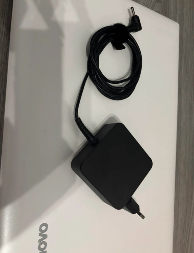 Portátil lenovo Ideapad 320-15AST