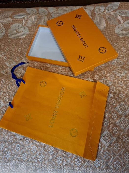 Прдарочная коробка с пакетом LOUIS VUITTON