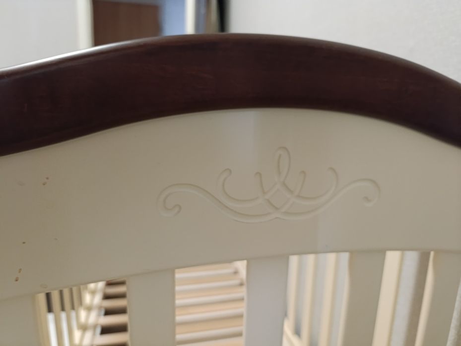 Дитяче ліжечко від народження