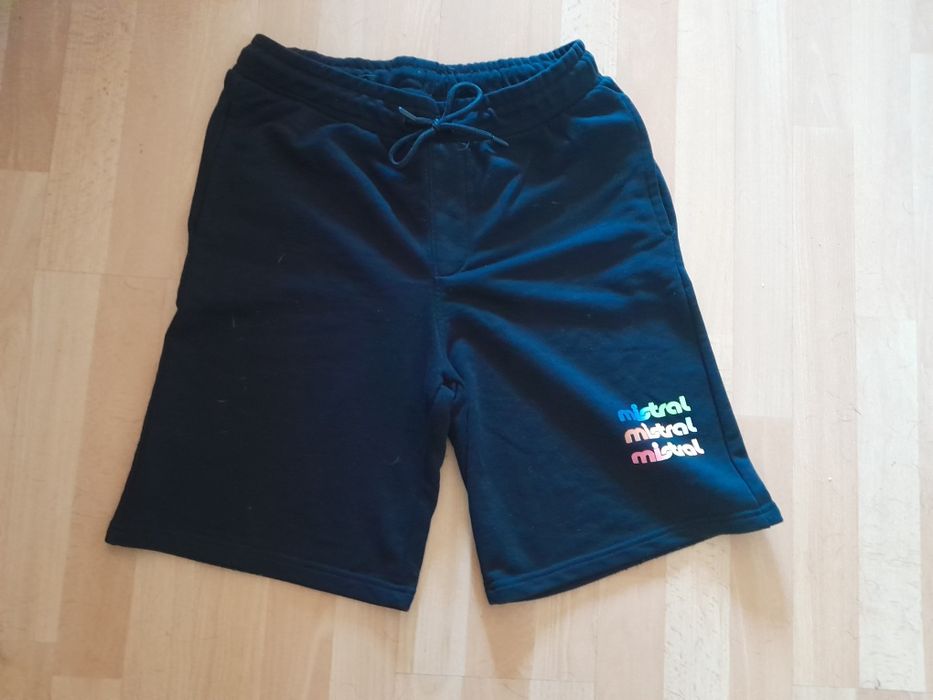 Bermuda preta Mistral