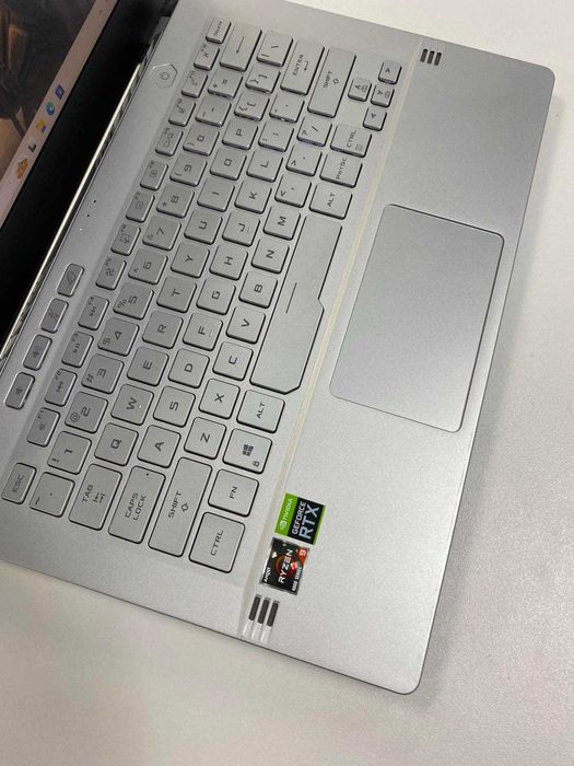 ASUS ROG Zephyrus G14 Ryzen 9 4900/16GB RAM/1TB SSD/RTX 2060 (6 ГБ)