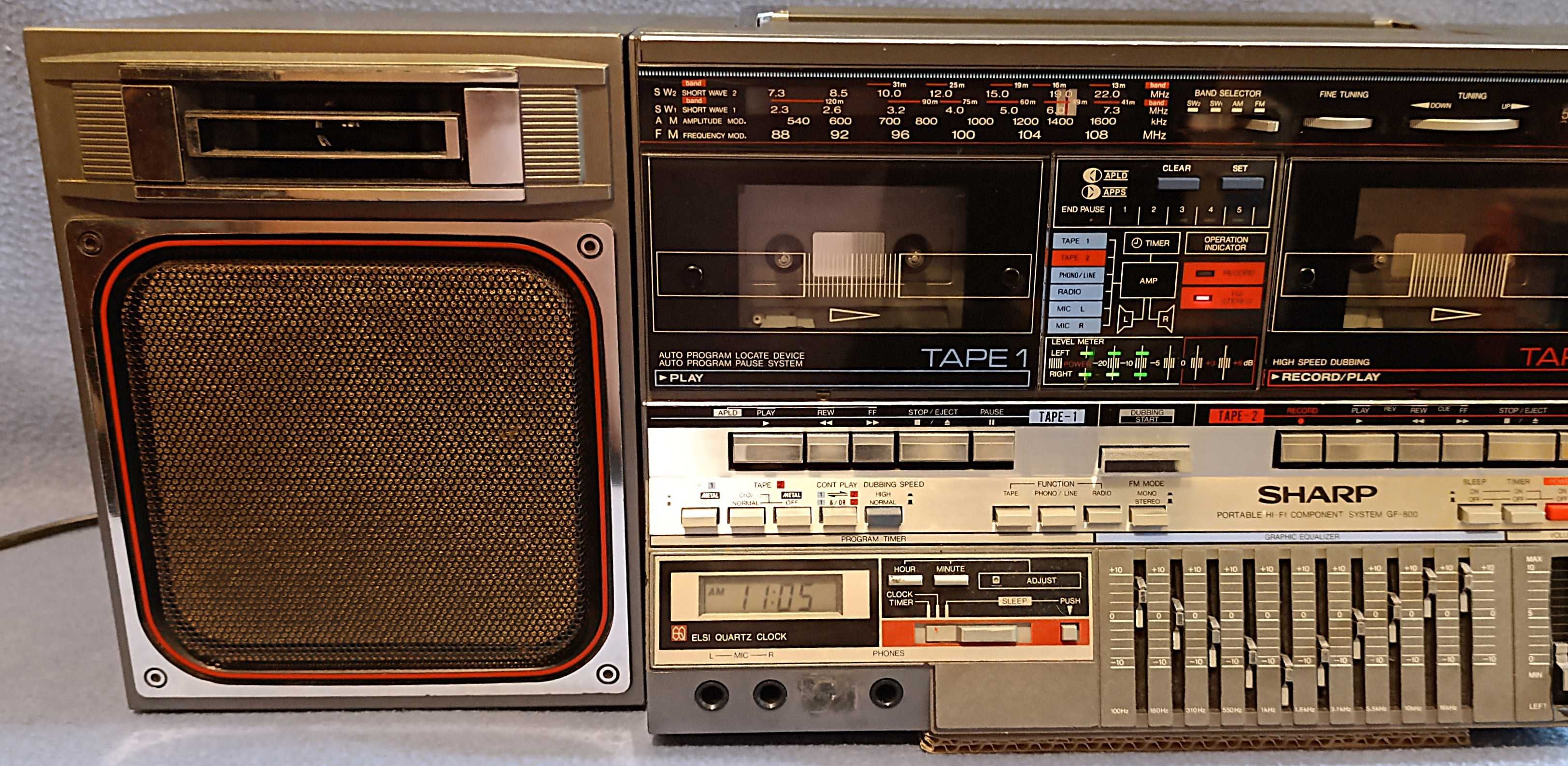 Магнитола SHARP GF800.