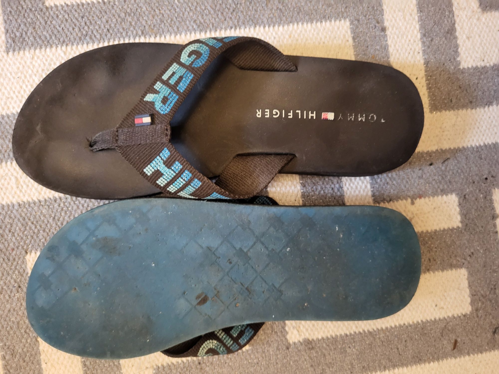 Продам вьетнамки Tommy Hifiger
