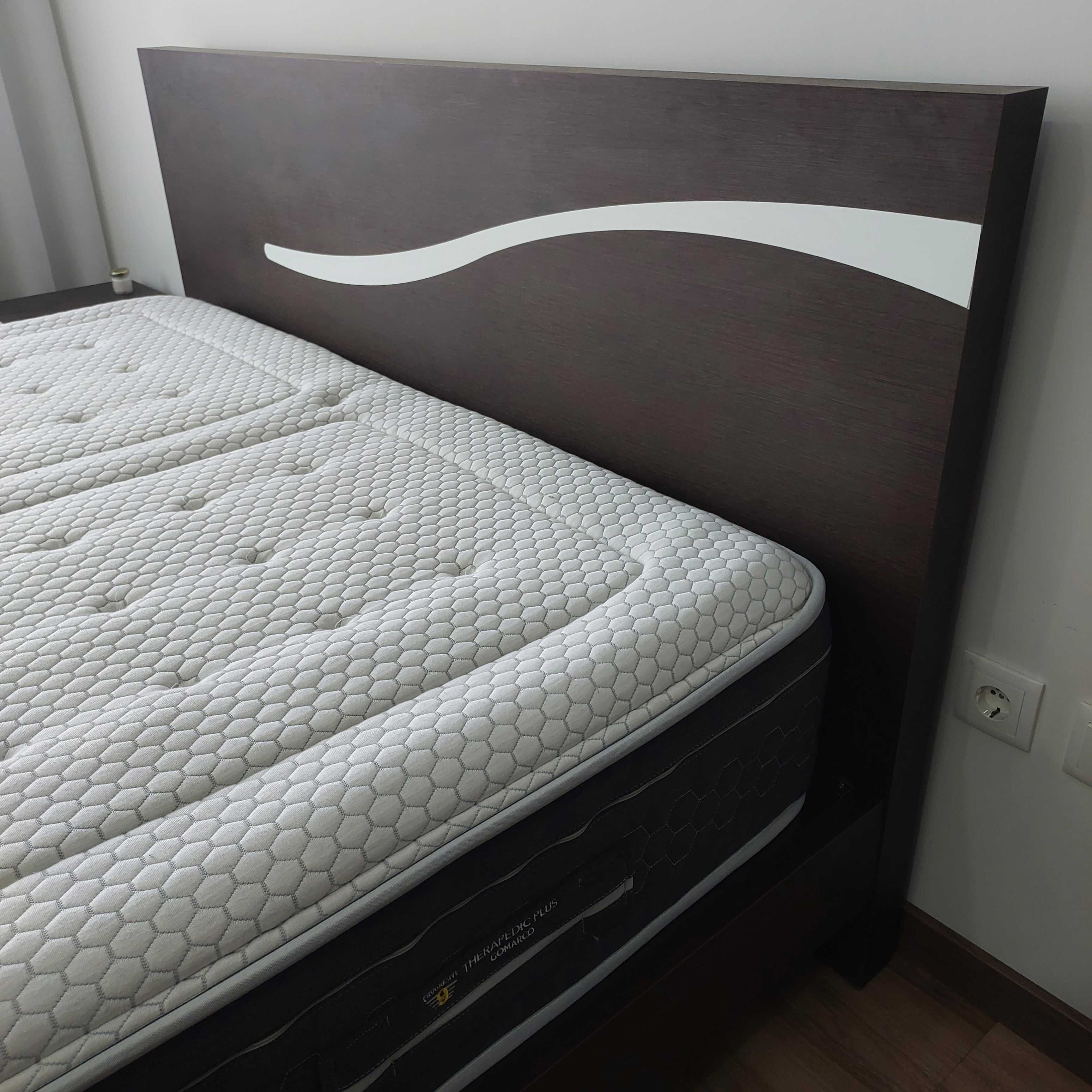 Cama de casal com colchão