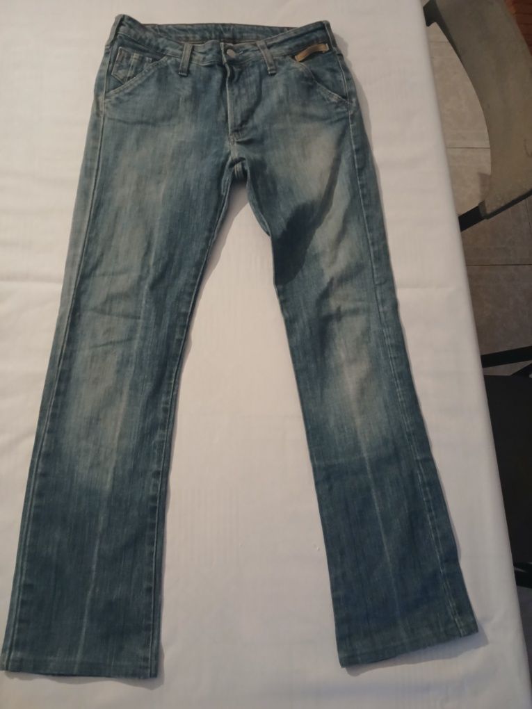 Vendo 4 pares de calças