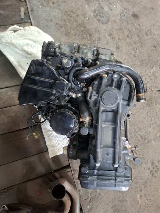 Kawasaki gpx 750r silnik czesci