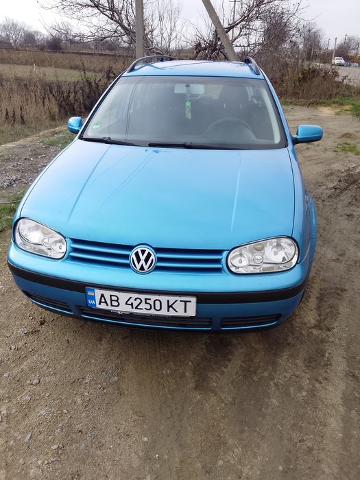 Volkswagen golf 2003 год  4200 торг