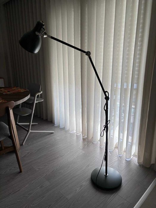 Candeeiro de pé/leitura IKEA