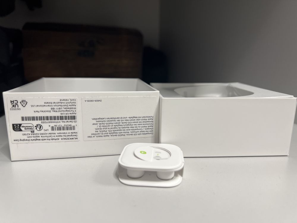 AirPods Pro prawa słuchawka A2083 oryginalna plus zestaw