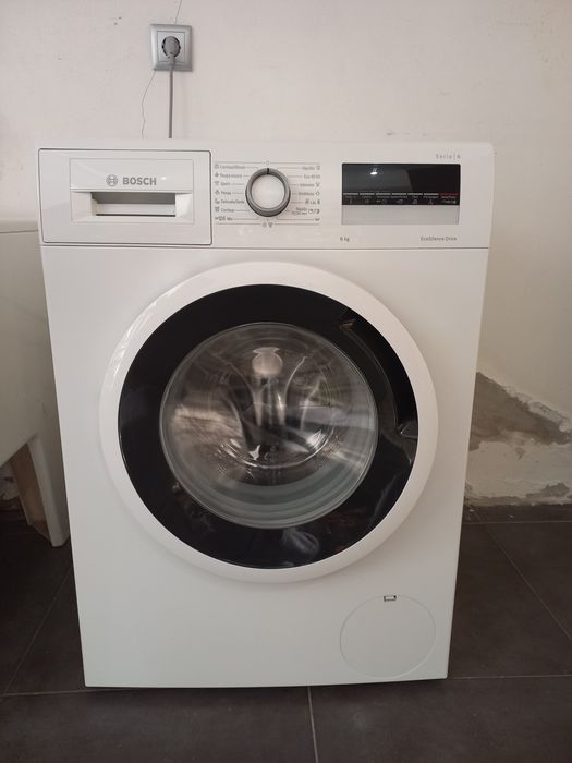 Máquina de Lavar Roupa Bosch Serie 4 – 8 kg, 1200 rpm, em bom estado