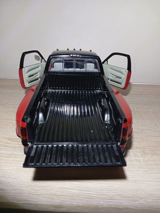 Dodge Ram 3500 V10 Anson 1/18 Pickup metal 1:18 nie Ertl Norev Zabawka