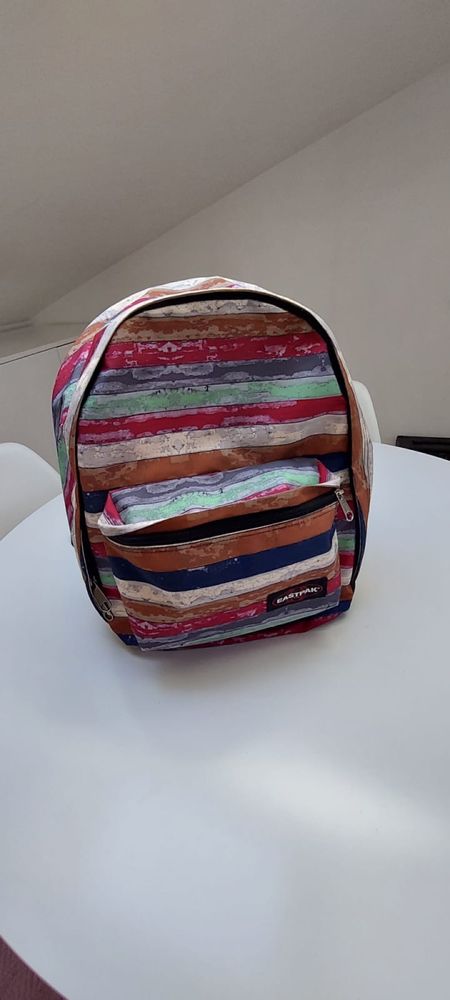 Mochila eastpack com bolsa interior para computador