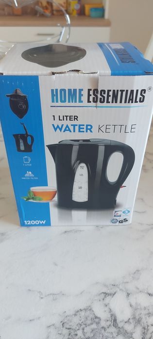 Chaleira , mesa de centro  e fritadeira elétrica  forno