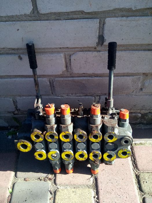 Продаж розподільників.