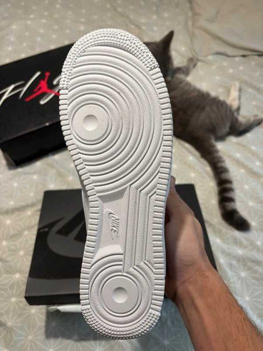 Buty Mokasyny Nike_ Air_Force_1_Low_Supreme_White R.38.5