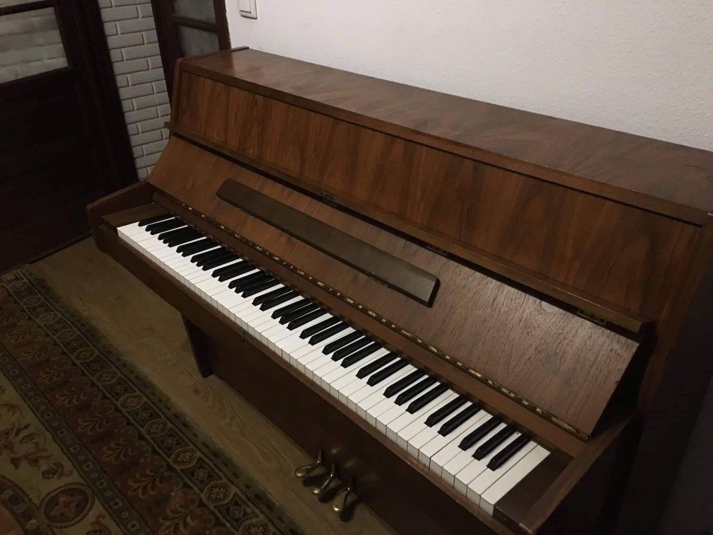 Piano vertical Kawai