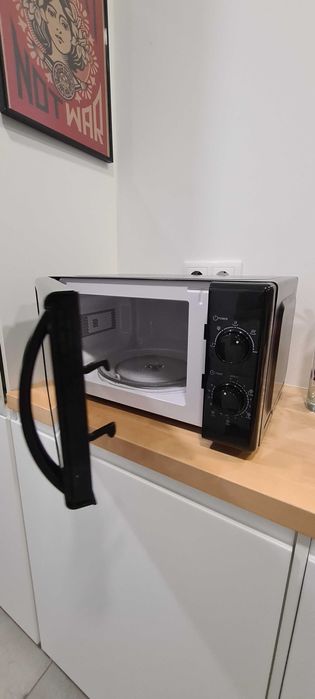 Microondas FLAMA 1 ano de uso 50€