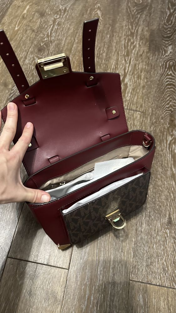 Коричнева сумка Manhattan Medium Brown Bordo Michael Kors