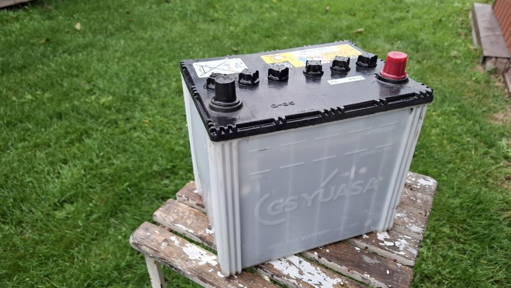 Akumulator Yuasa 65Ah 520A prawy sprawny