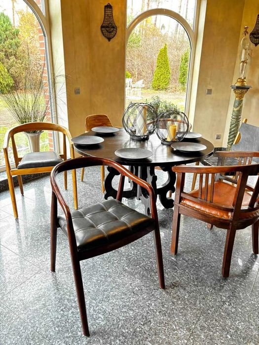 Kolonialny Fotel Tekowy Ze Skórzanym Siedziskiem