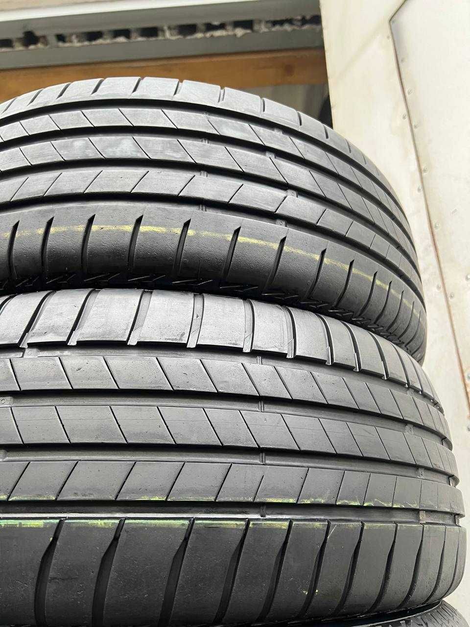 Літні Шини 215 55 R17 Bridgestone Turanza T005