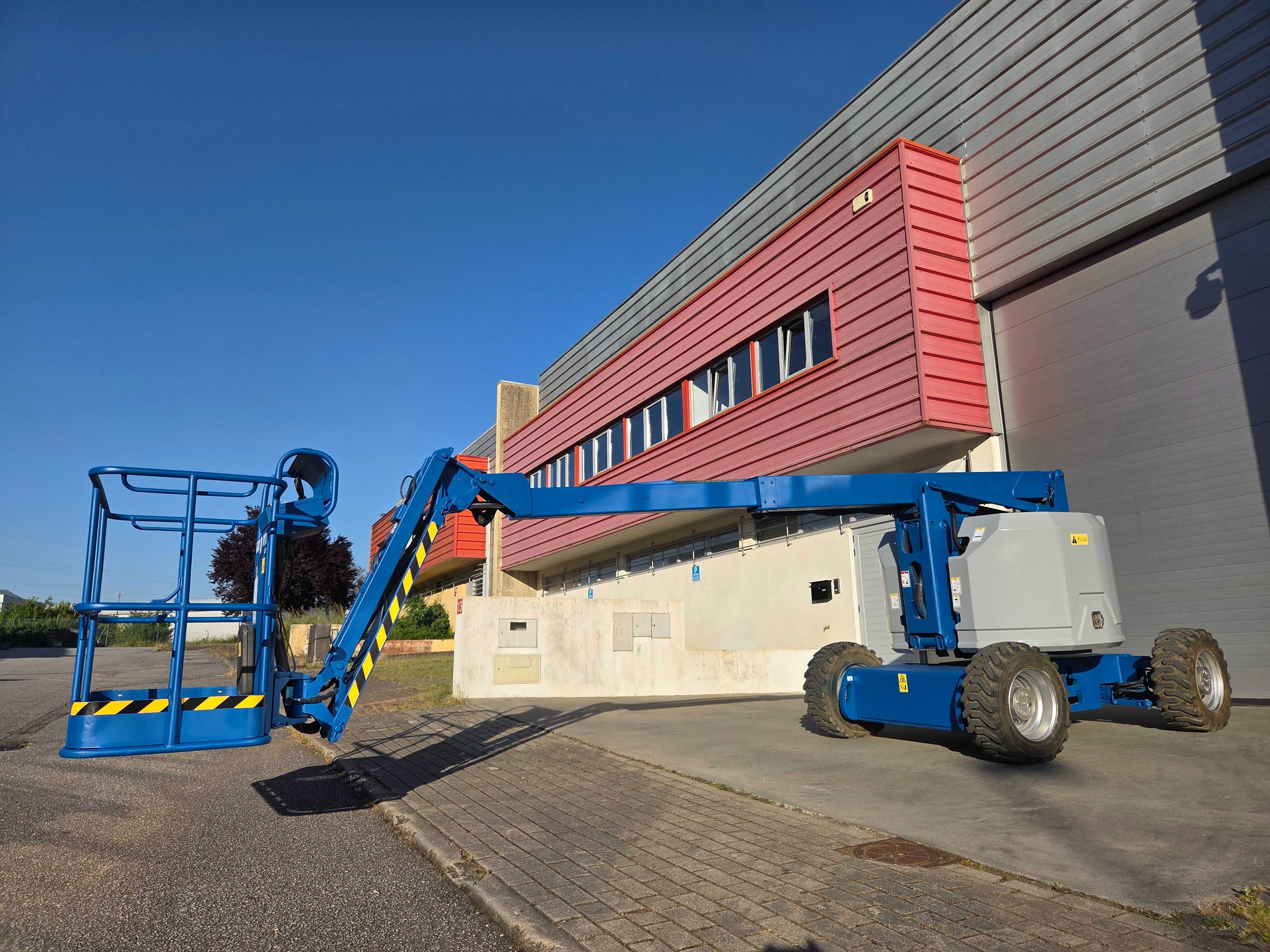 Plataforma elevatória articulada Genie Z34.22