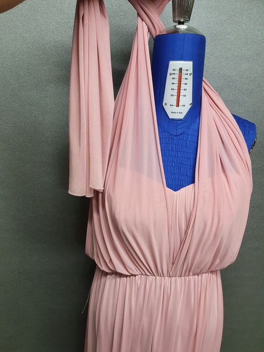 Piękna wieczorowa Lipsy London 38