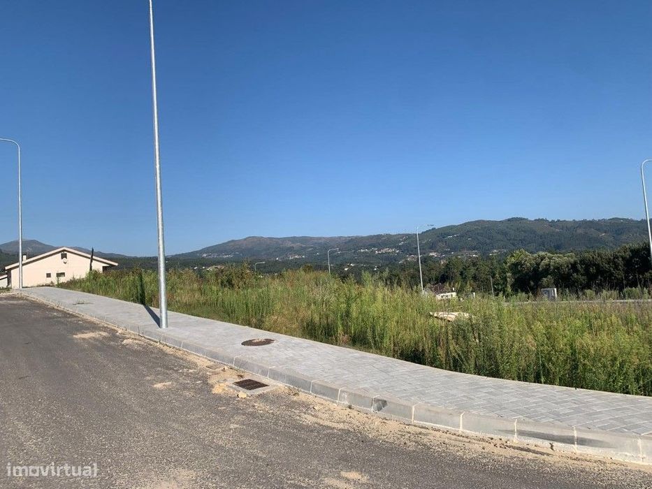 Lote para construção de moradia unifamiliar