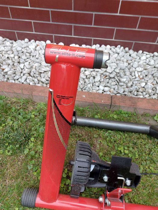 Trenażer rowerowy Elite